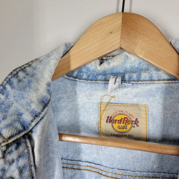 Vintage Hard Rock Cafe Save The Planet Cancun Light Wash Jean Jacket Pastel Lrg